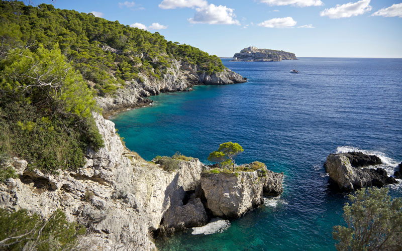 UN PARADISO DIETRO L'ANGOLO

